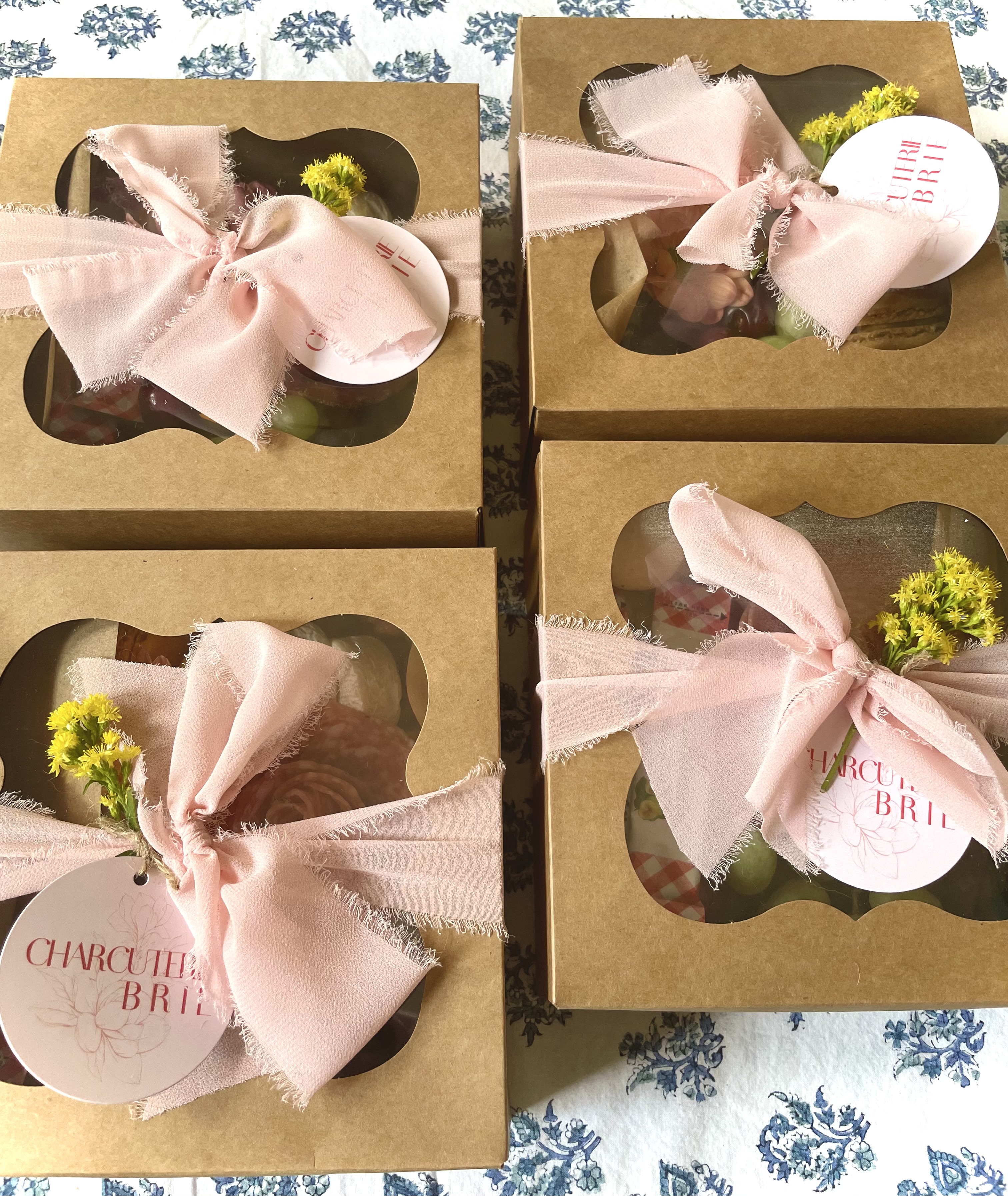 charcuterie boxes, charcuterie board, grazing table chicago